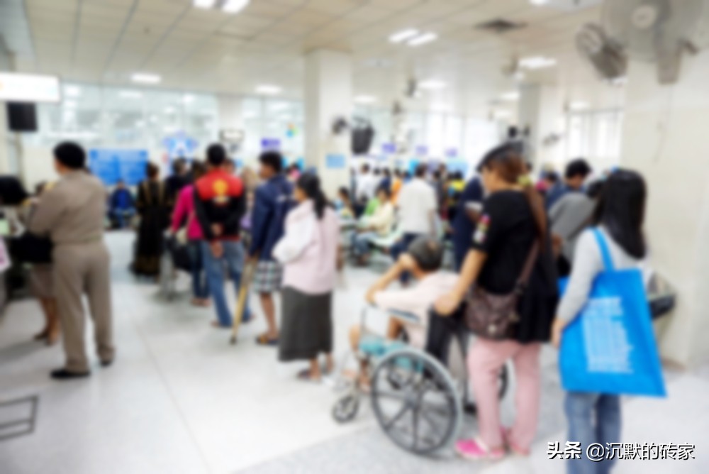 新型肺炎重症患者需要花费多少钱,肺炎呼吸机治疗的费用