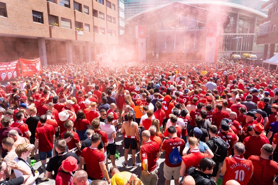 疯狂的足球球迷,疯狂足球球迷