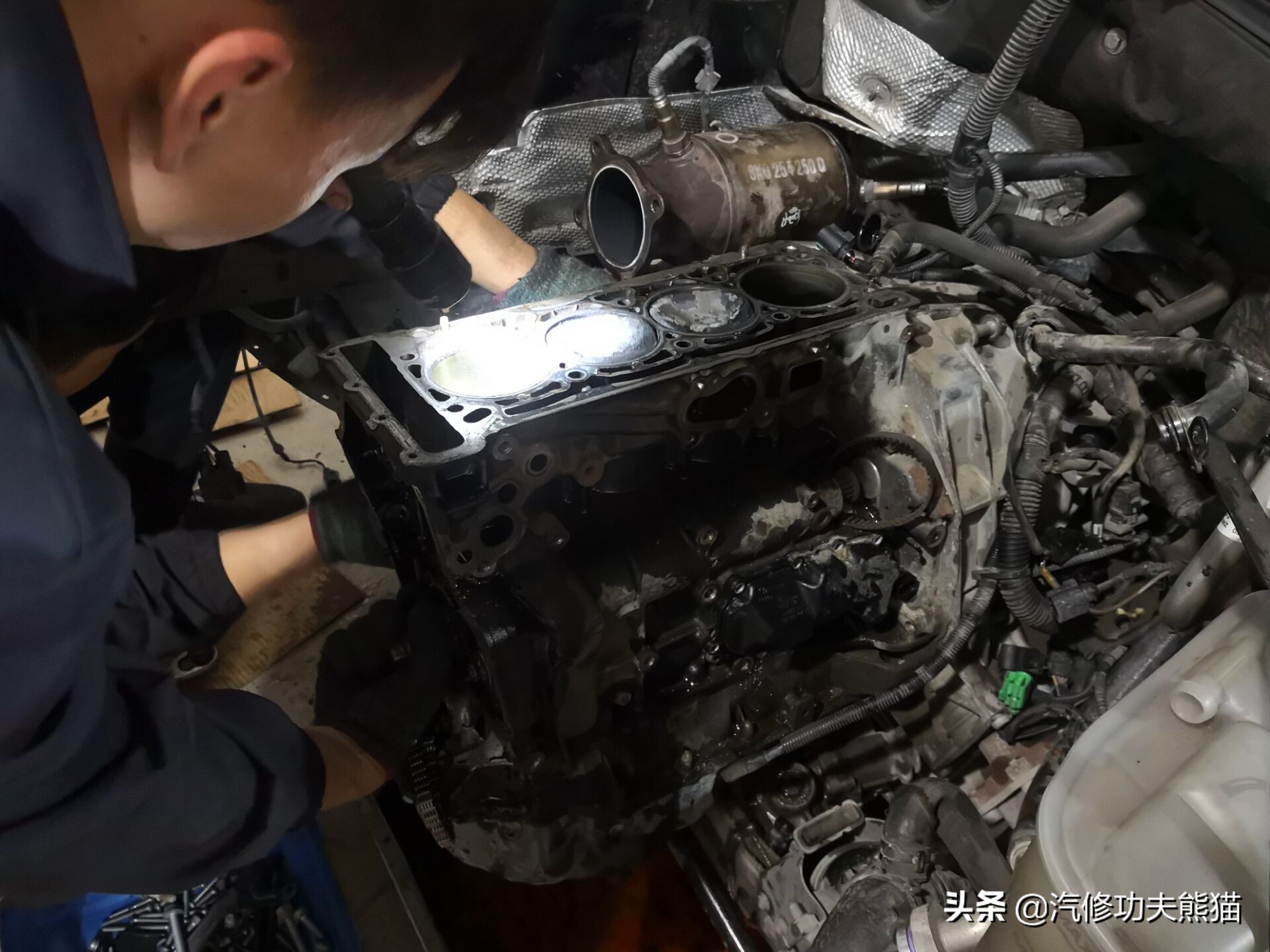 2013奥迪a4l烧机油怎么解决,奥迪a4l哪一款开始烧机油不严重