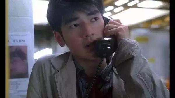 一首《十七岁》之于香港娱乐圈，就是半部《春秋》