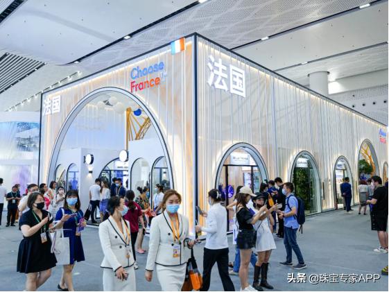 从直升飞机到一颗永流传的钻石，第一届消博会好看炸了