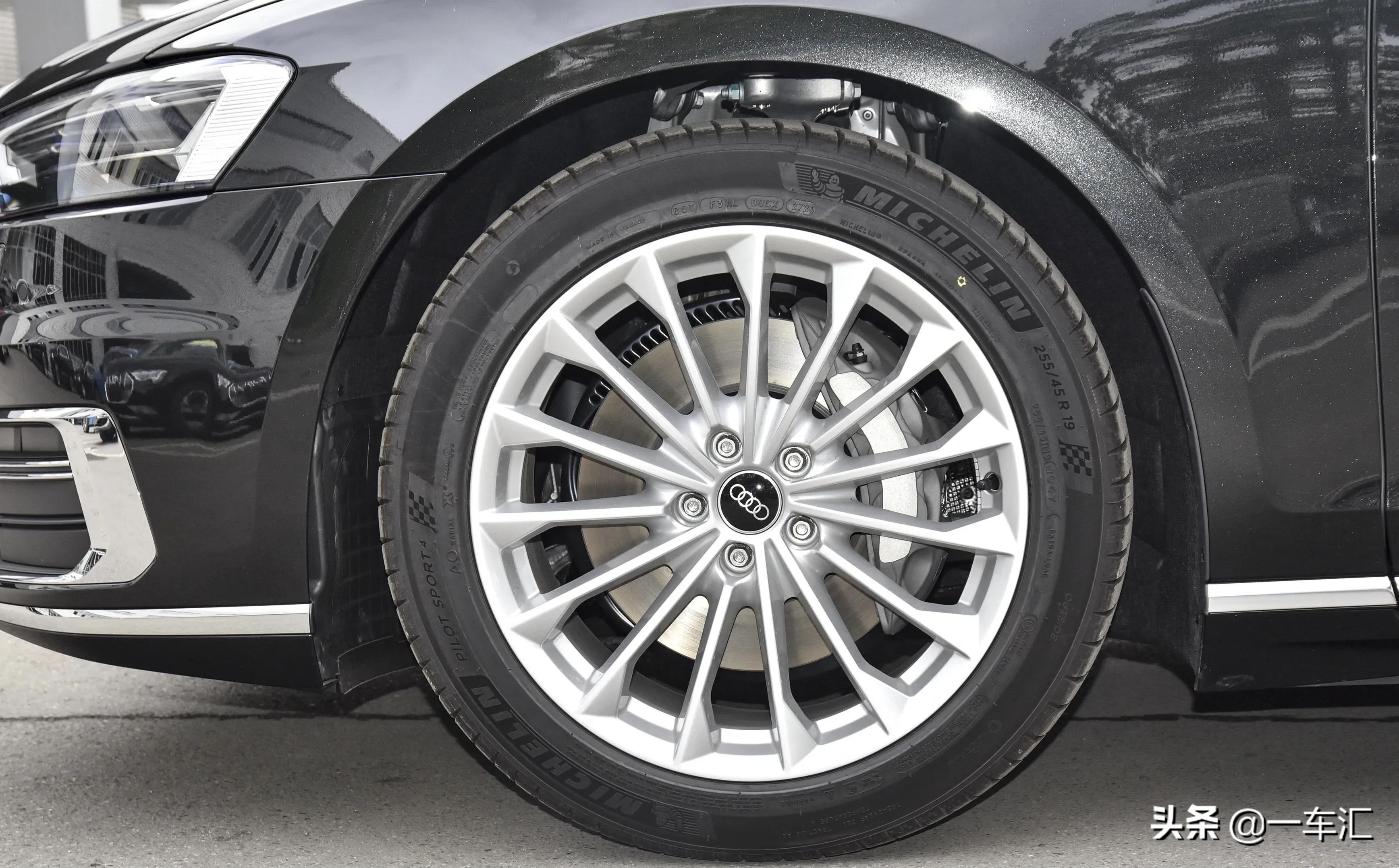 奥迪a8l55tfsi豪华型详解,奥迪a8l50tfsi豪华型讲解