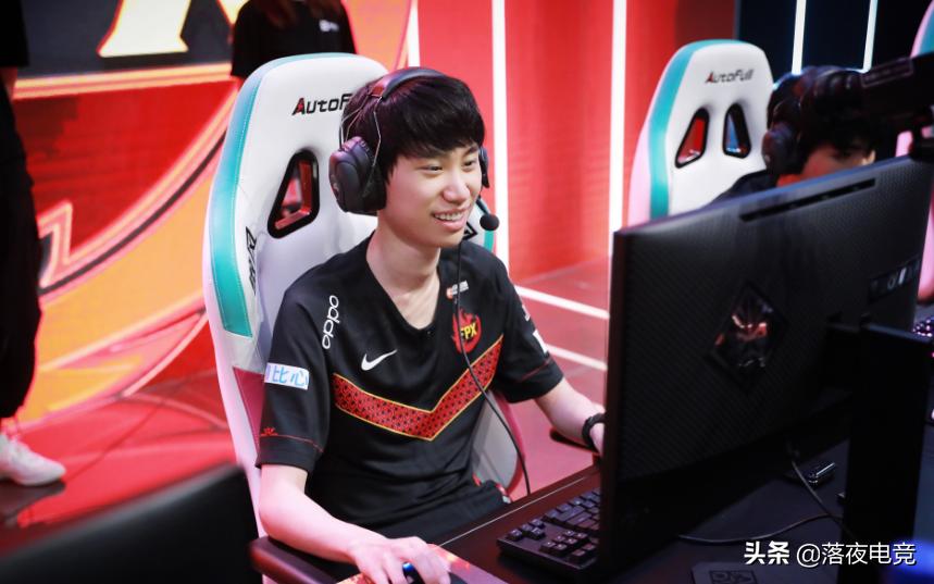 lpl连ban12次女警,lpl胜负手艾希神箭