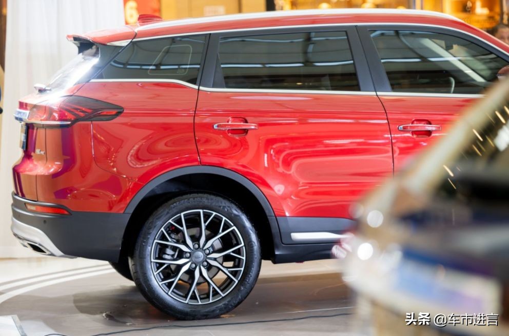 吉利博字辈车型,吉利汽车赠送5年的流量要插卡吗