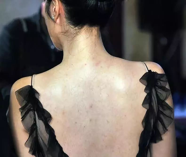 王鸥的气质和魅力是靠她的着装吗,王鸥私服明媚又惬意又优雅的感觉