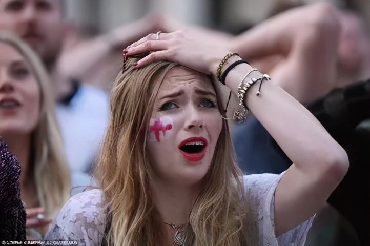 丝袜脱丝了怎么修复,丝袜脱丝的小妙用