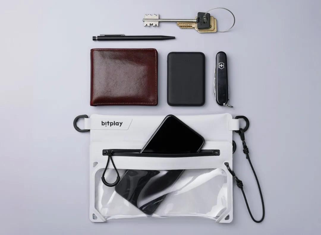 全境防水瞬扣包，地上水下都能用，下雨游泳照样玩手机