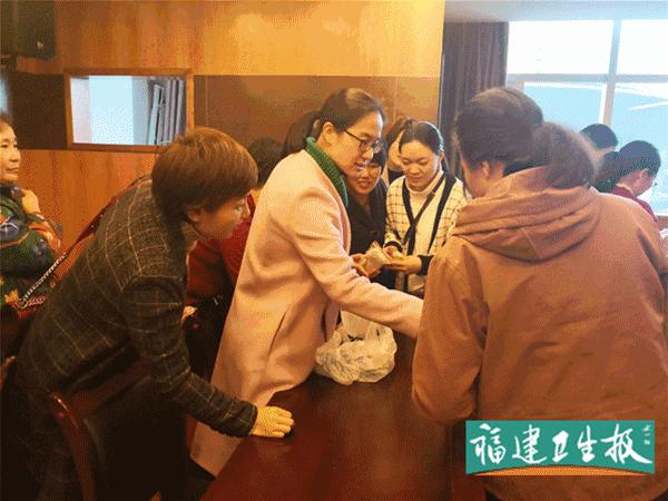 儿童一直咳咳咳怎么缓解,小孩久咳不止夜咳一招根除