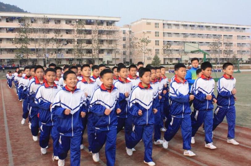 各国学生校服对比,各国校服大比拼男生版