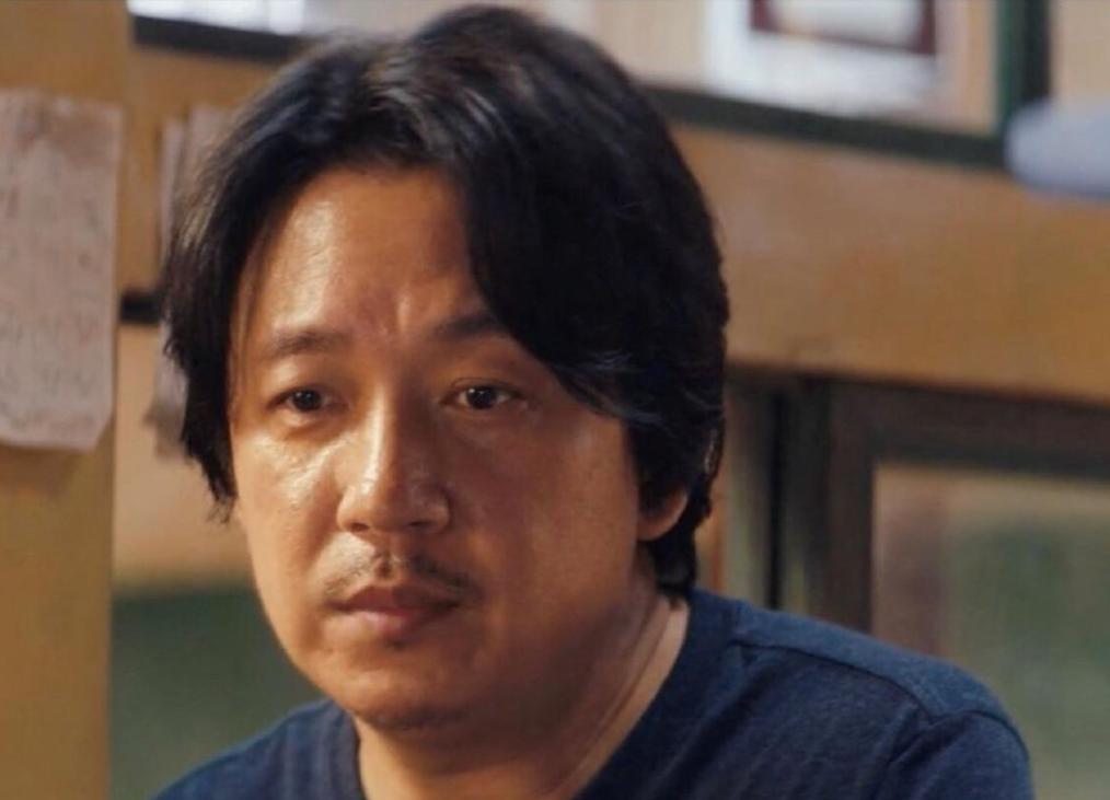 潘粤明再续经典新剧引发网友热议,沉寂多年潘粤明中年逆袭