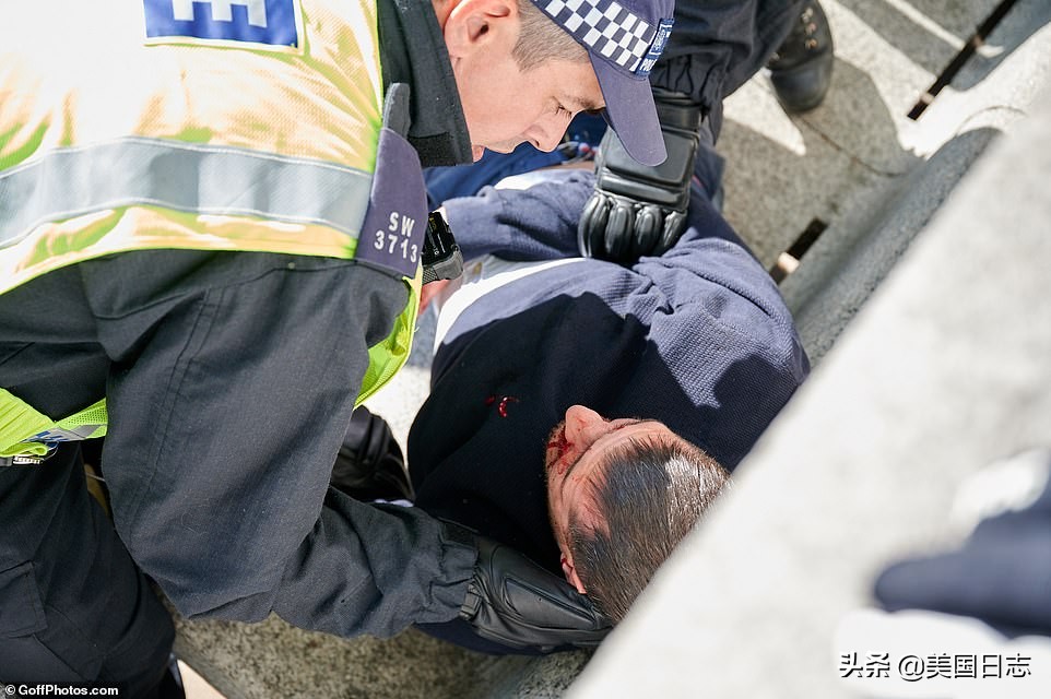 英国抗议人群与警方爆发冲突,英国白人右翼和反种族主义