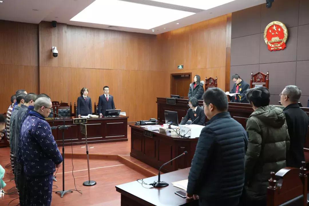 股票群接盘骗局,股票群收钱骗局