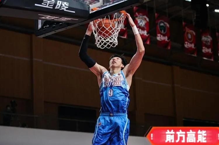 打脸！周琦穿耐克鞋现身沈阳备战全运会，他曾公开保证*制抵**耐克