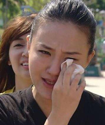 何妤玟：路人粉丝成老公，做缩阴手术被骂，如今离婚同居做朋友