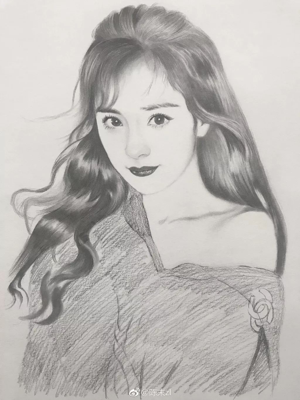 大学没毕业，95后妹纸用一支铅笔就撩到了范冰冰！这...