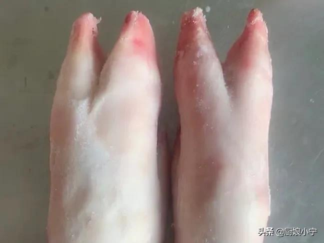 买猪蹄前蹄子好还是后蹄子好,买猪蹄挑前的好还是后的好