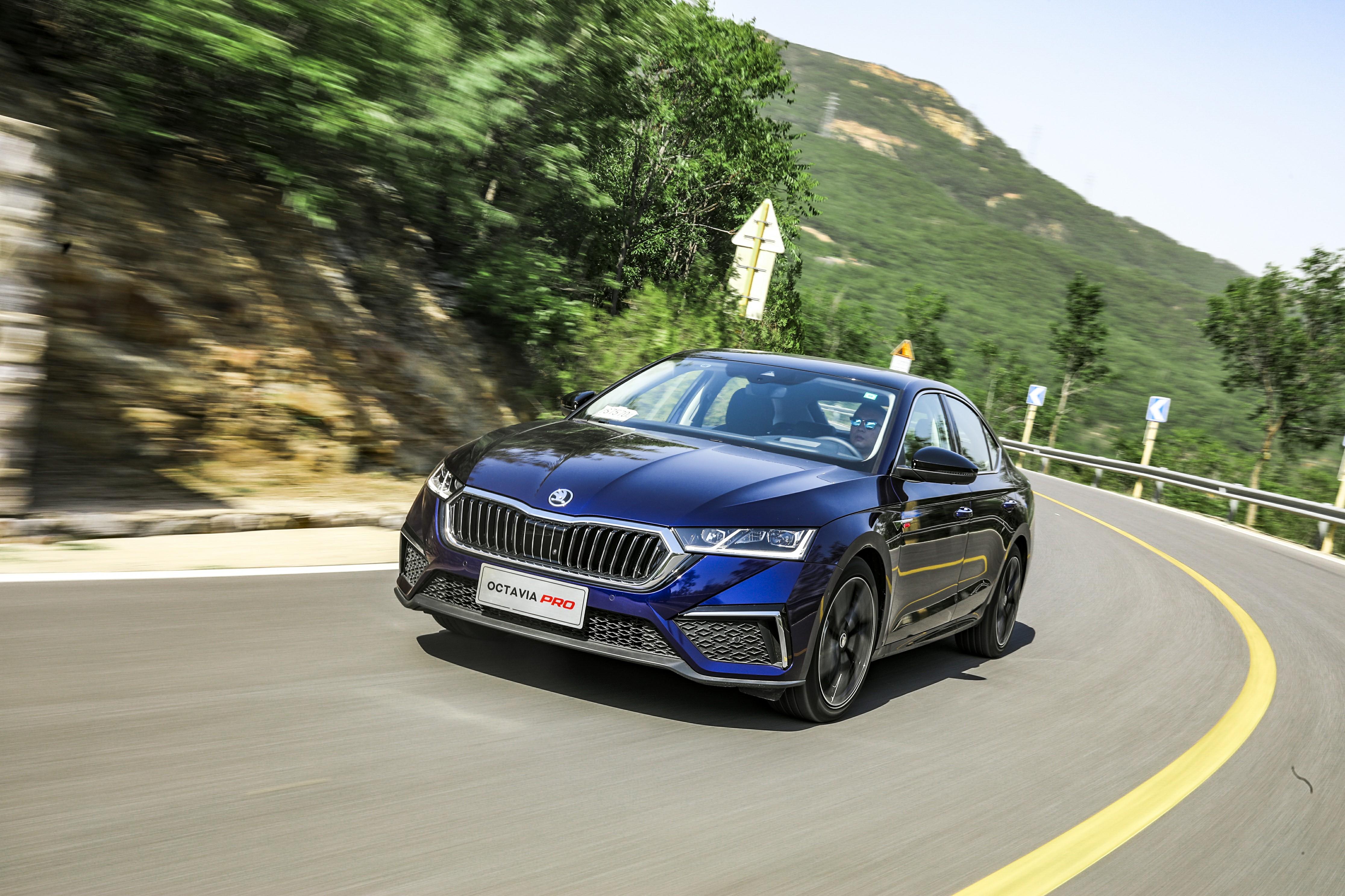 斯柯达明锐1.6和速腾发动机一样吗,斯柯达新明锐和速腾对比