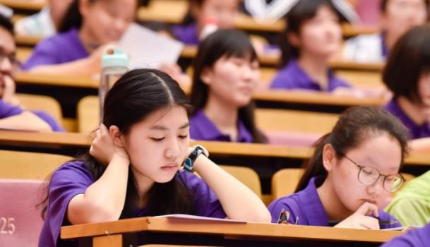 两年内公办私立中小学全部取消,一民办学校通知将停办官方回应