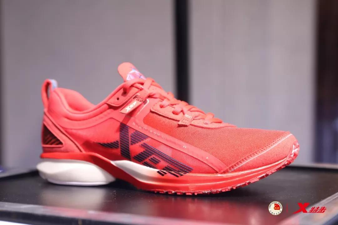 谁才是碳板跑鞋的消费主力军,碳板跑鞋分几类