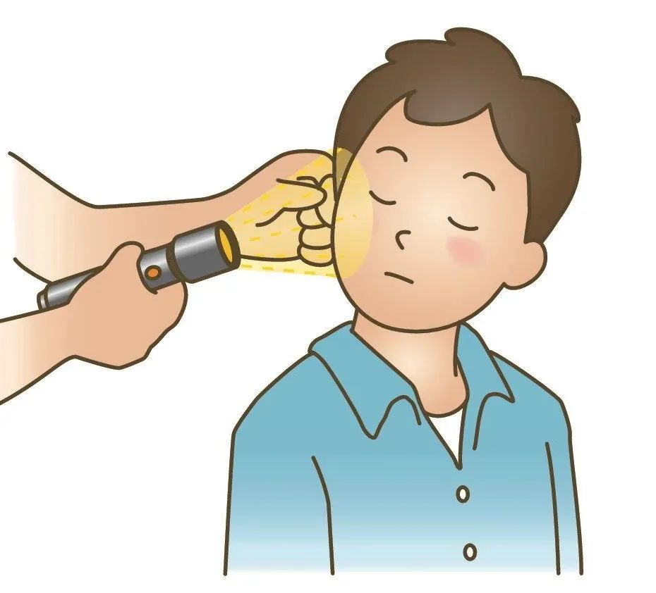 耳朵进了小飞虫用什么药,耳朵进了小飞虫比较深怎么办