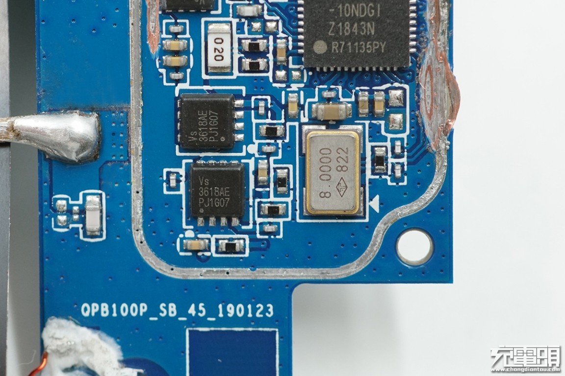 小米无线充电宝10w和30w如何选择,小米充电宝20000毫安50瓦拆箱