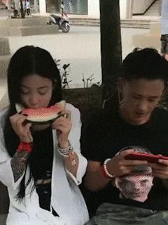 搞笑gif一看就是聪明人,搞笑gif趣图果然是亲生的笑死我了