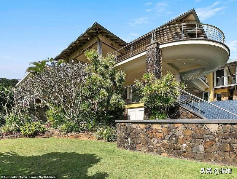 马特达蒙携妻参加威尼斯电影节,马特达蒙全家