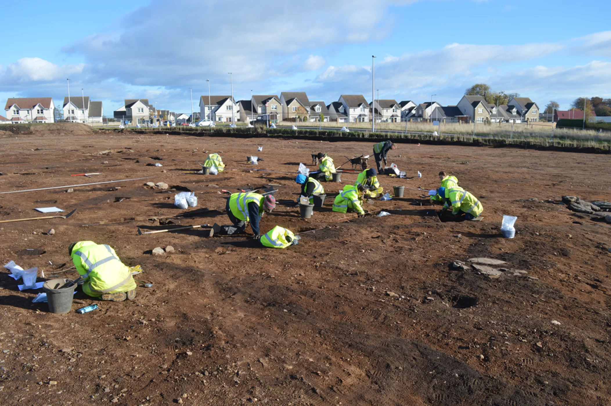 英国挖出2300年前青铜器,英国挖出青铜器