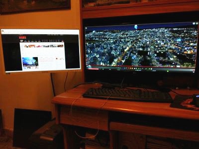 不用换大桌，都能再放一台显示器！太省空间了