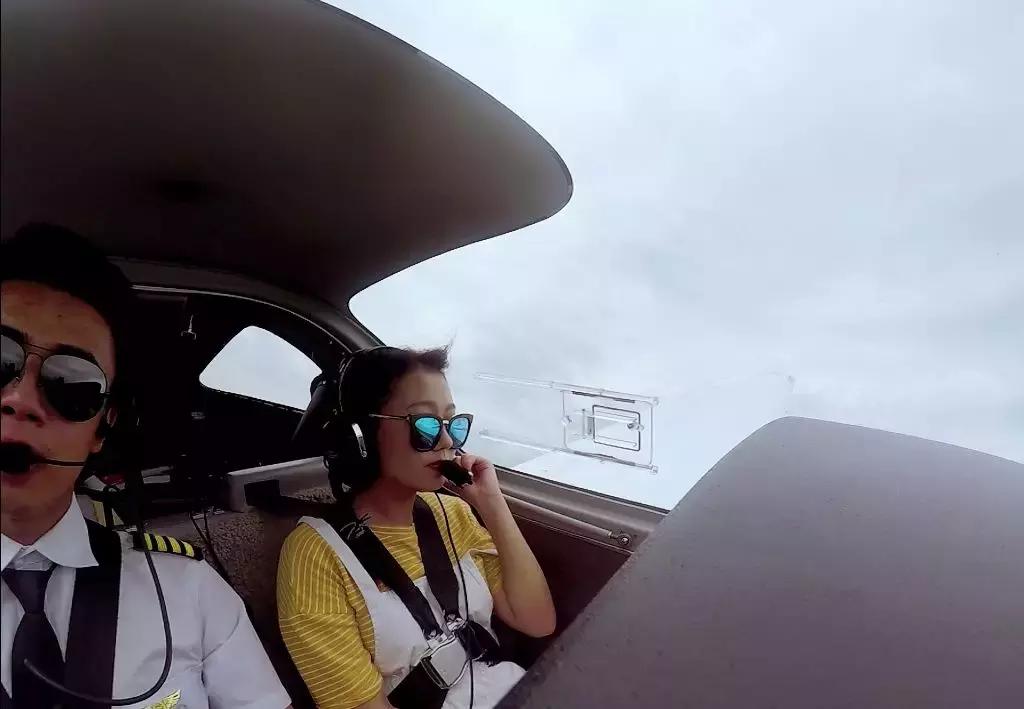 七夕情人热吻60秒，免费让TA获取空中体验开飞机十分钟资格