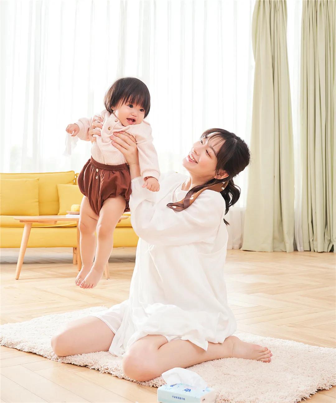 新生儿呛奶窒息该如何处理,新生婴儿呛奶的急救方法