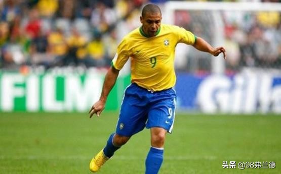 足球十大经典号码,足球历史第一阵容有哪些人