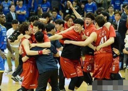 四年前，中国留学生吴迪龙去韩国打球！改名只为留在韩国队？