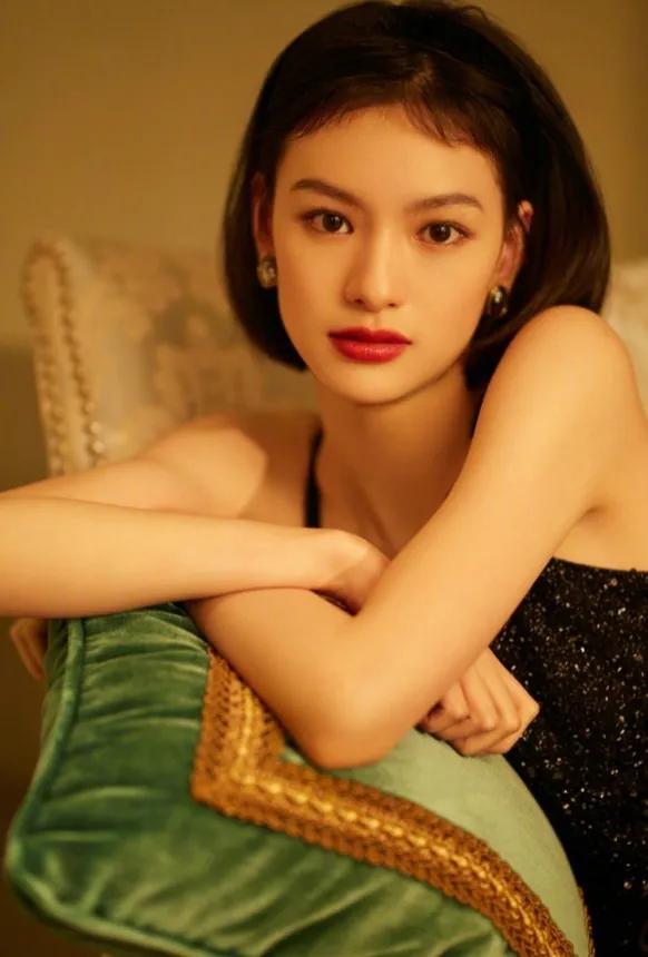 迪丽热巴薄唇,把迪丽热巴换成黄金比例脸