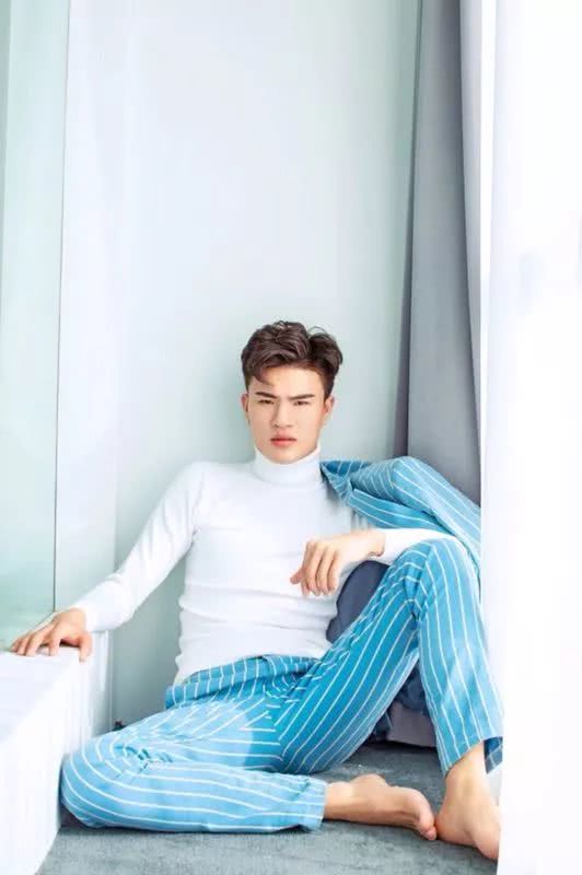 邓昇:夏朝邓子,才高八昇,低调做主持,舞台就是认真地「玩」