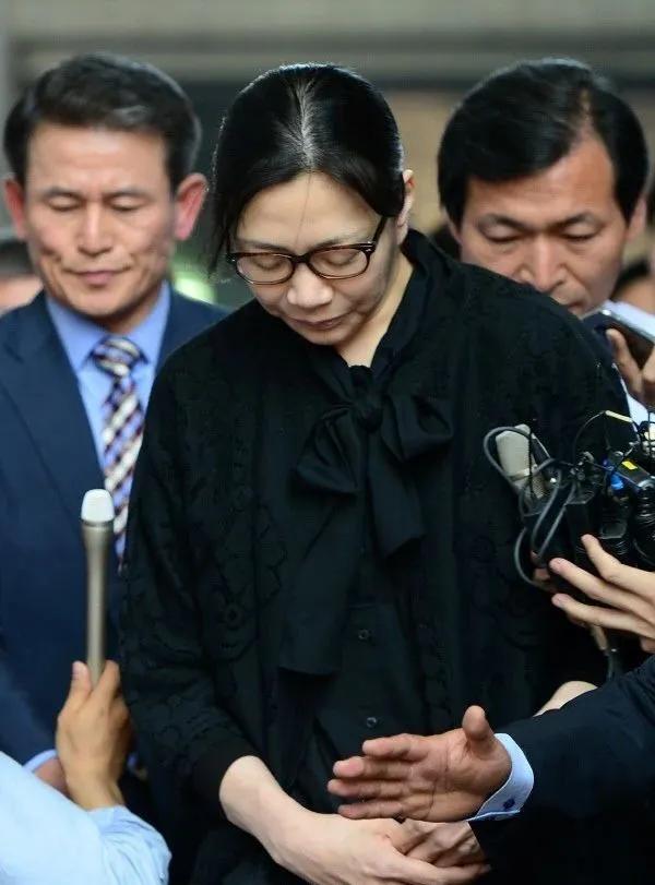 韩国财阀系列之“狂躁的一家人”