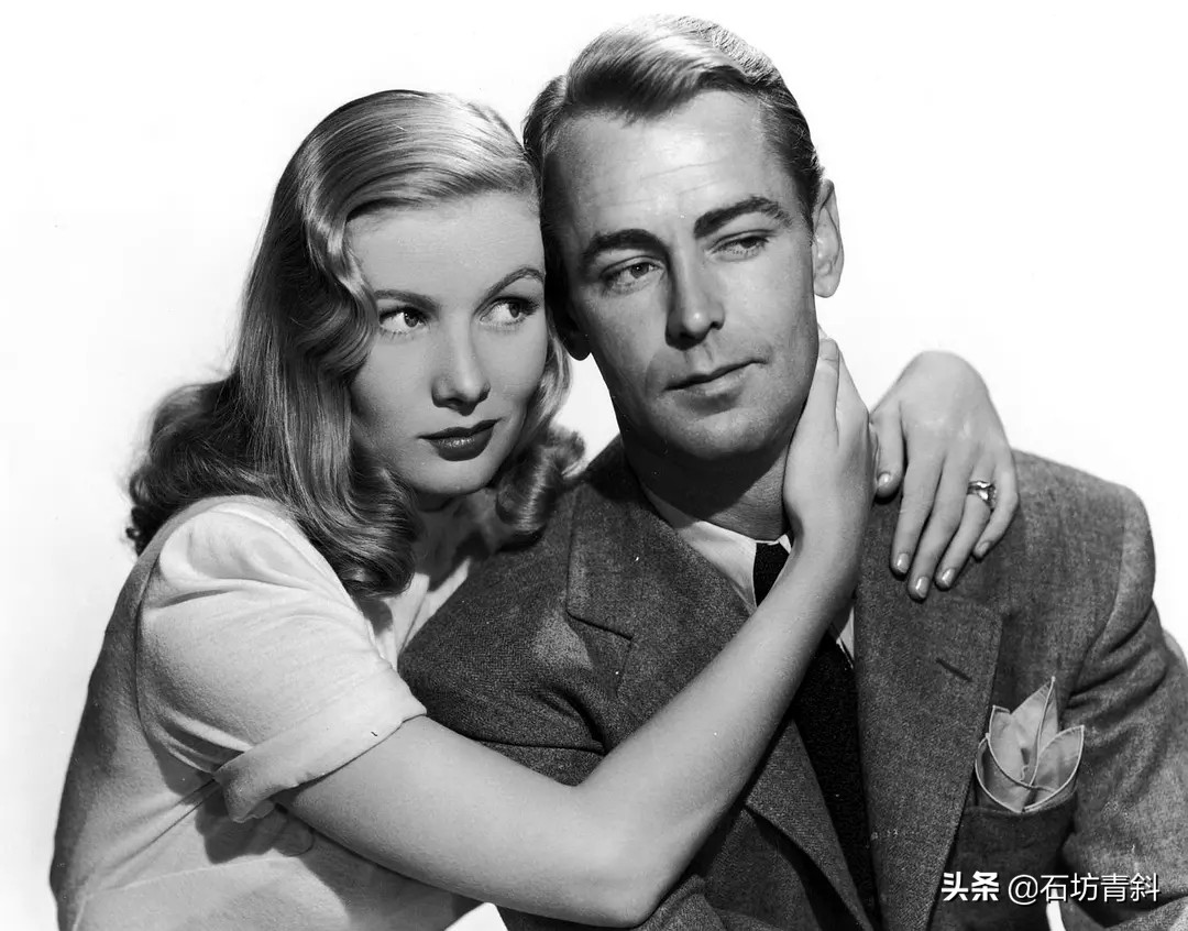 性感*物尤**维洛妮卡·莱可好莱坞唯一靠*猫猫躲**发型成名的女星