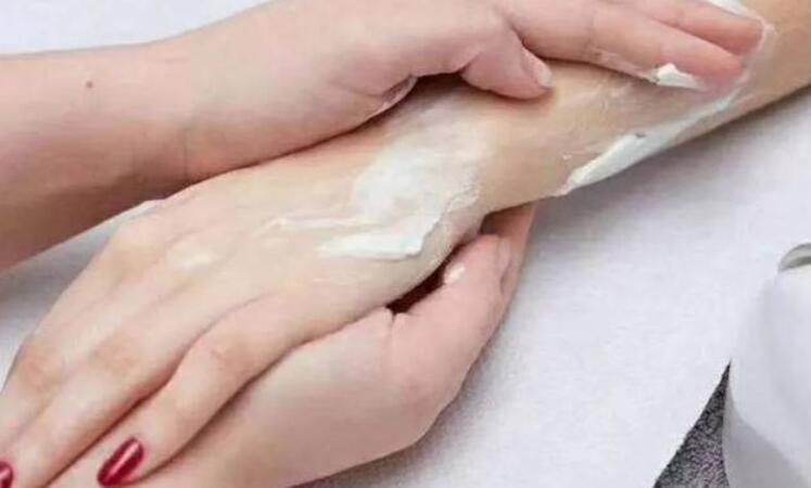 手怎么变白变嫩变细变长,如何让手变白变嫩的妙招