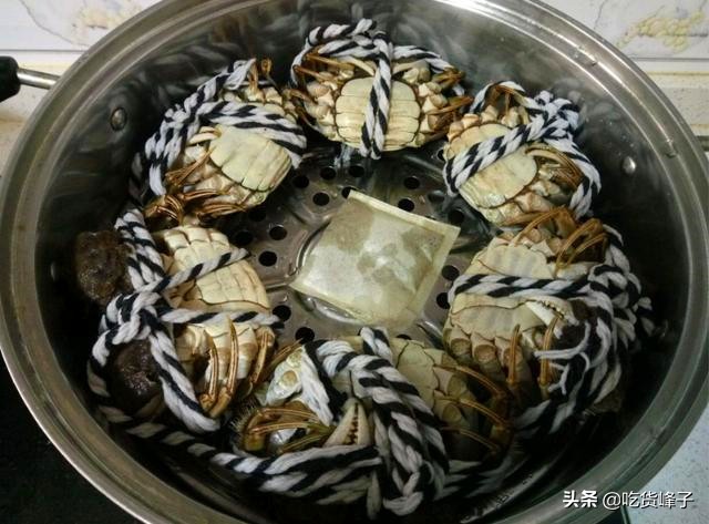大闸蟹是热水下锅还是冷水下锅,清蒸大闸蟹冷水下锅还是热水下锅