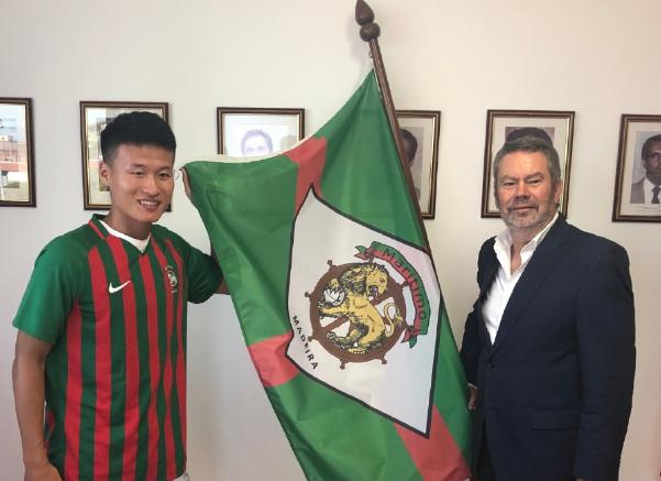 大连人国脚级引援曝光！22岁国奥新星随队试训，曾在皇马踢过球