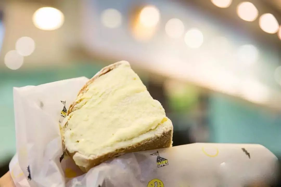 排队40米，刷爆西安人的朋友圈，都为了小寨这款网红“包”！