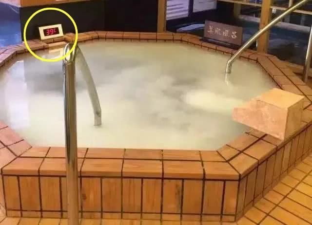 东北洗浴有多野？情感在粗暴的搓泥中升华