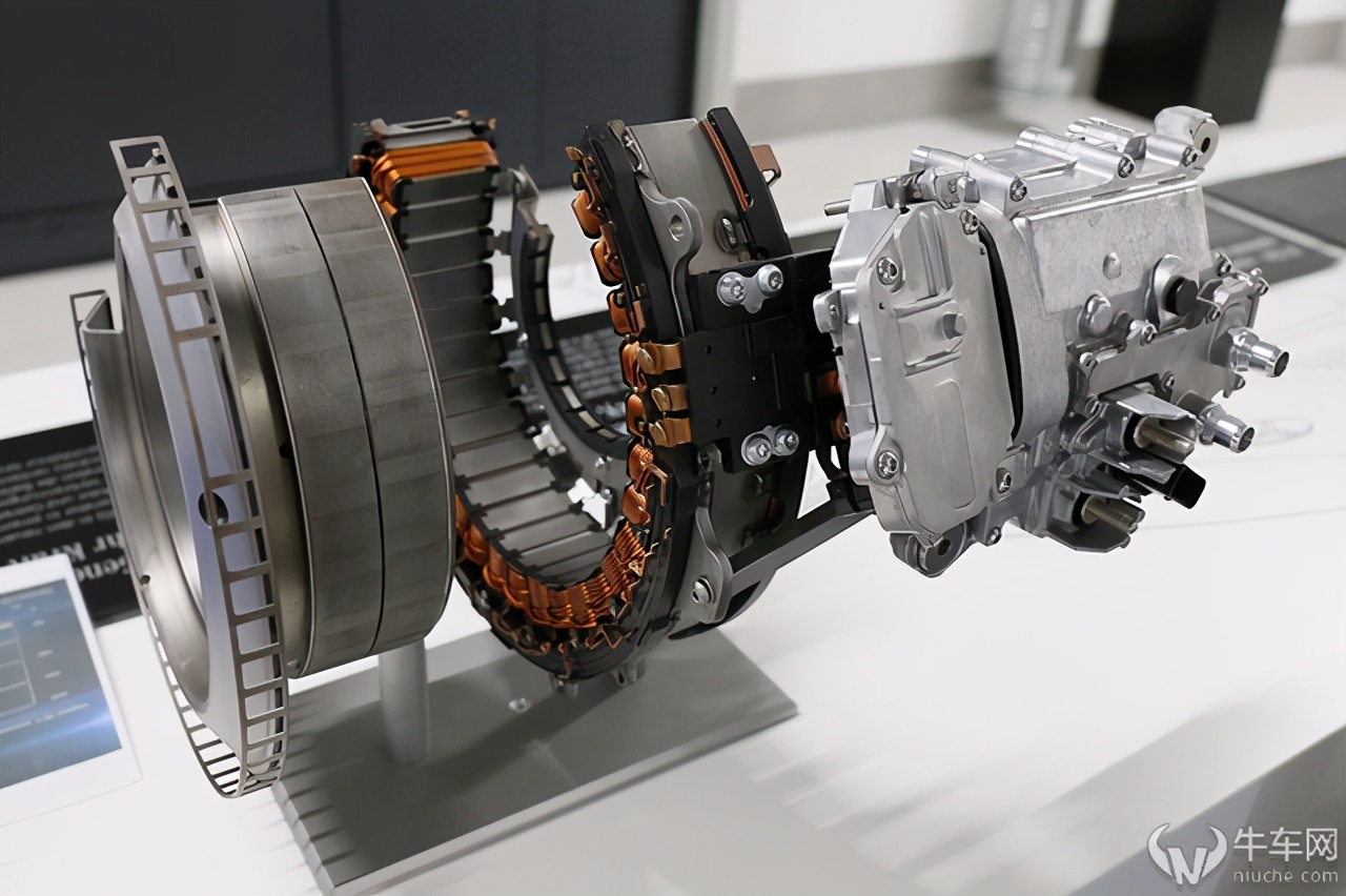 牛x摩托车评测,奔驰e260l2024款最新款动力试驾