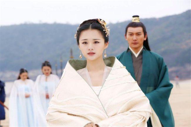 《三生三世十里桃花》东海水君儿子满月宴，为何各路神仙争相前往