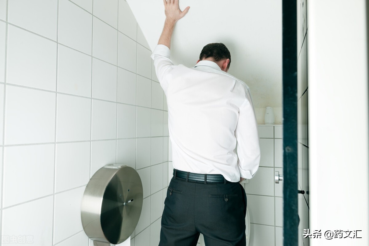 尿频尿急尿无力尿分叉是怎么回事,尿频尿急尿分叉夜尿多什么原因