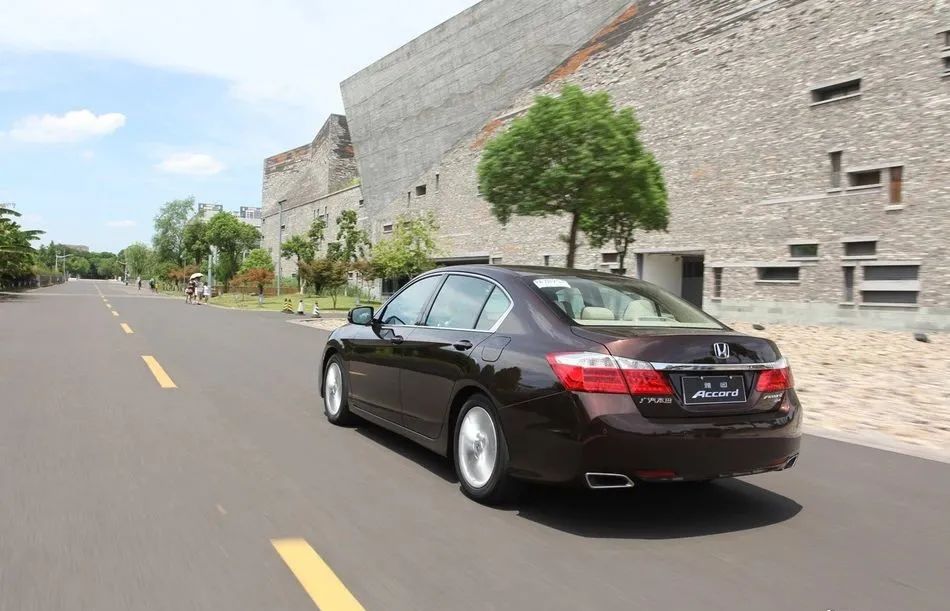 十代半代雅阁推荐哪款,十代雅阁哪一款比较好