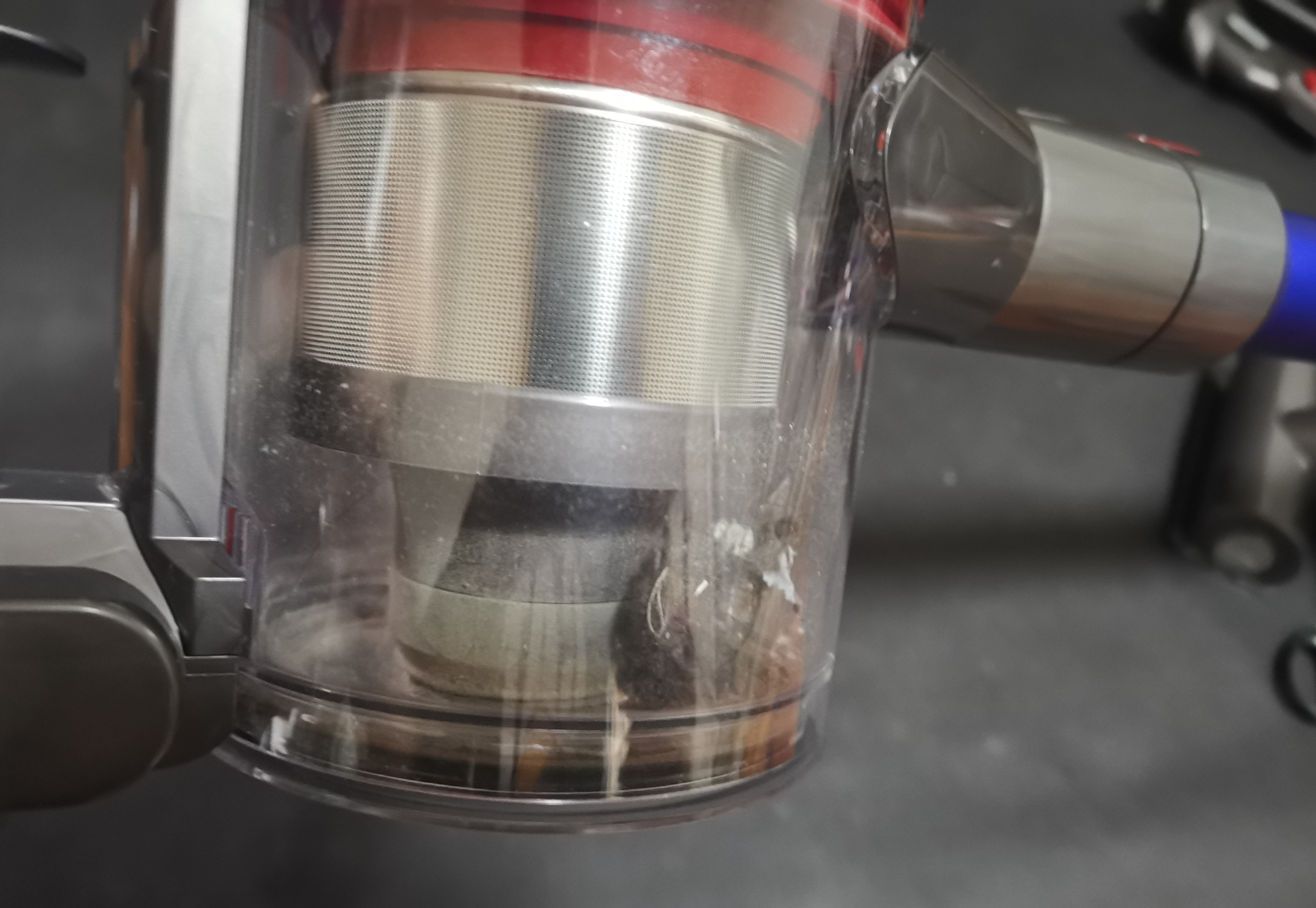 戴森dyson除螨仪手持吸尘器v7,dyson戴森v7吸尘器如何