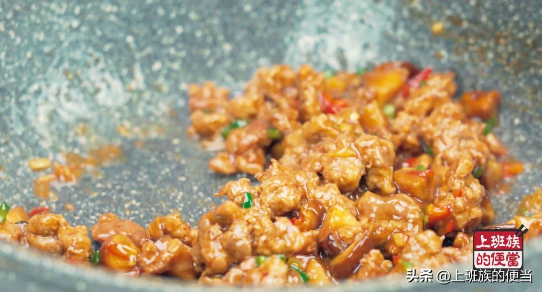 水蒸蛋怎么蒸得又嫩又滑,水蒸蛋加几倍水