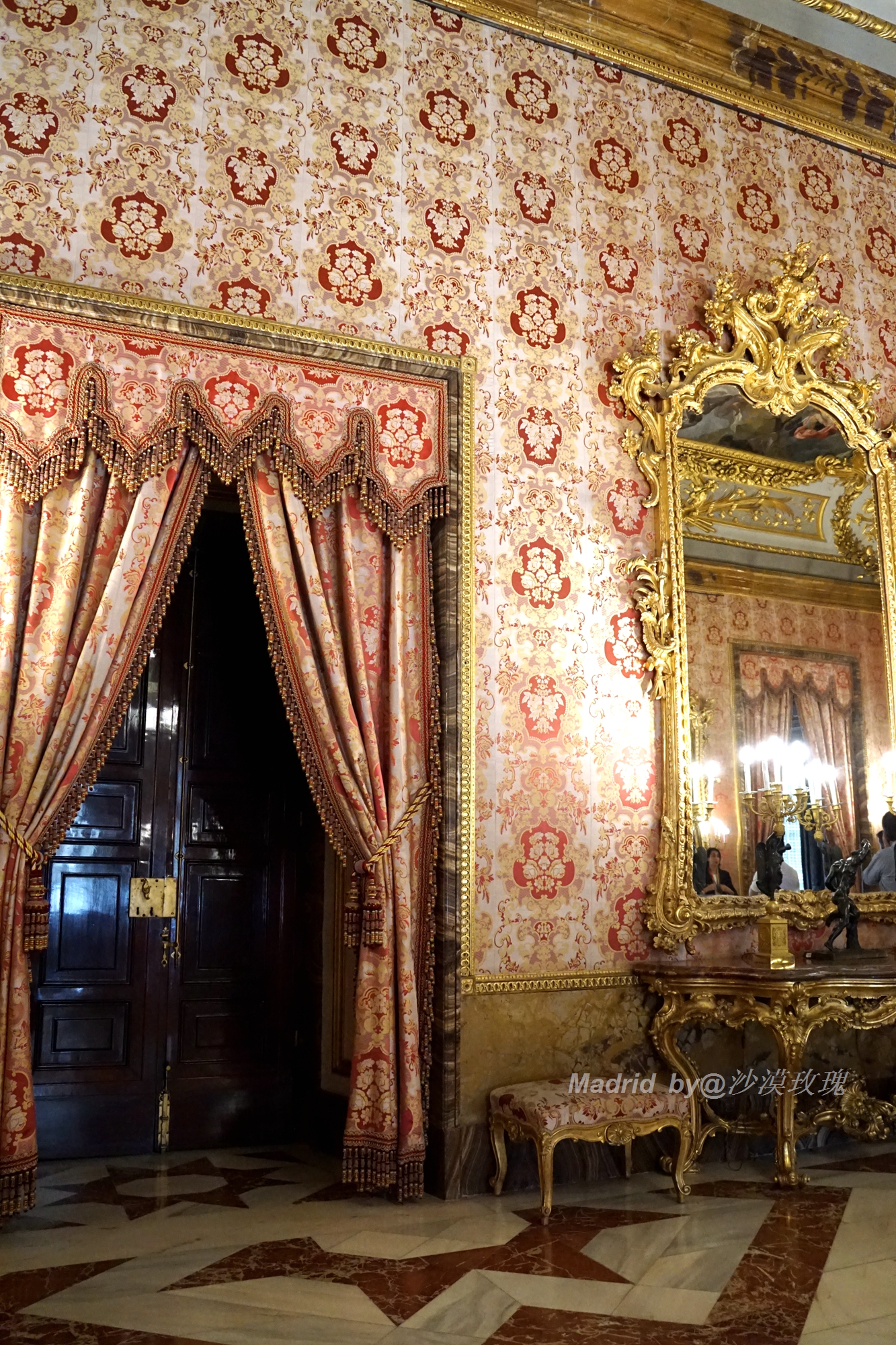 仿造凡尔赛宫的欧洲第三大王宫，两代国王的华丽梦想