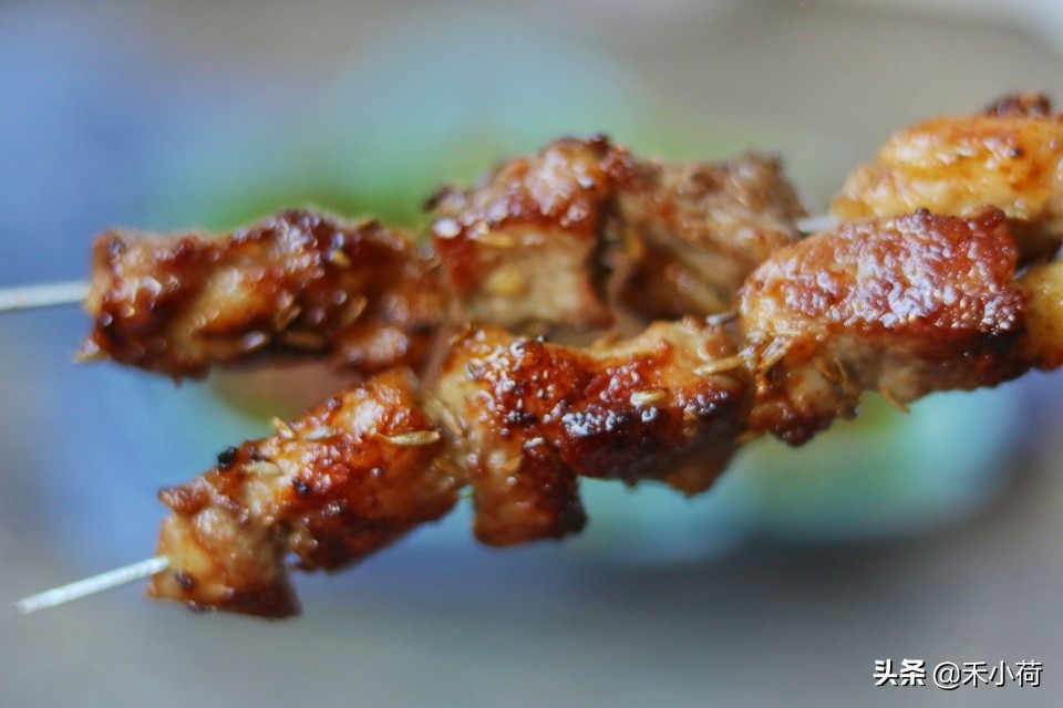 烧烤店的烤肉串的腌制方法视频,肉串自己怎么腌